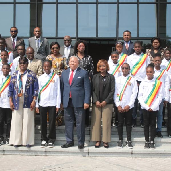 Célébration de la journée de l’enfant Africain : Isidore Mvouba reçoit le Parlement des enfants