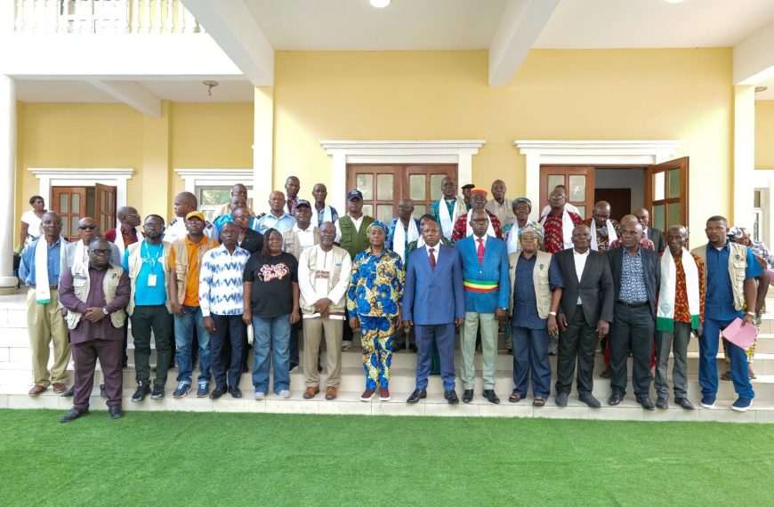 Dialogue communautaire à Mossaka